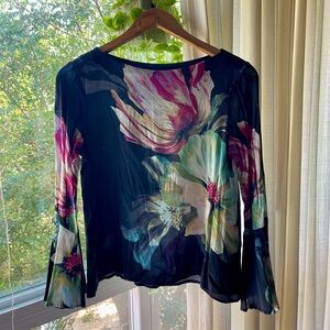 🌷Bell Sleeve Floral Blouse 🌷